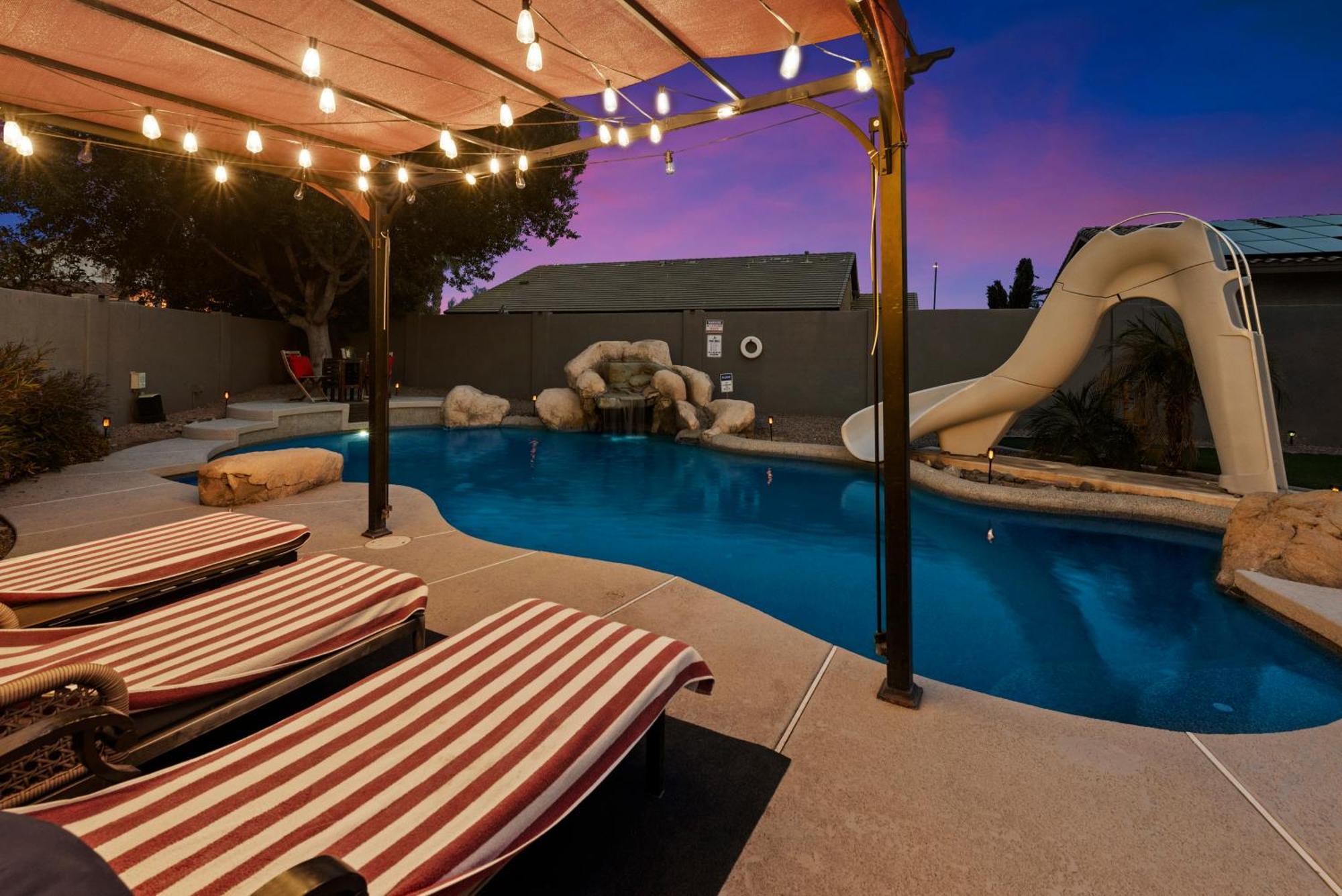 5 Bedroom 4 Bath Boutique Home Premium Location + Heated Pool Option Glendale Exterior photo